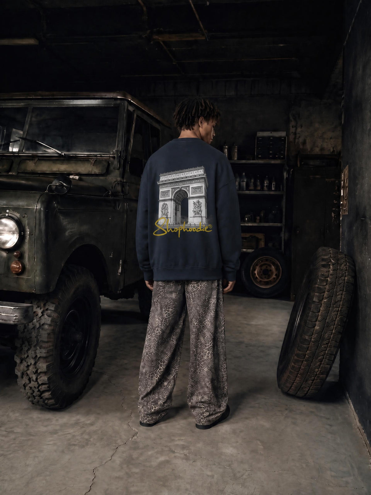 Sweatshirt