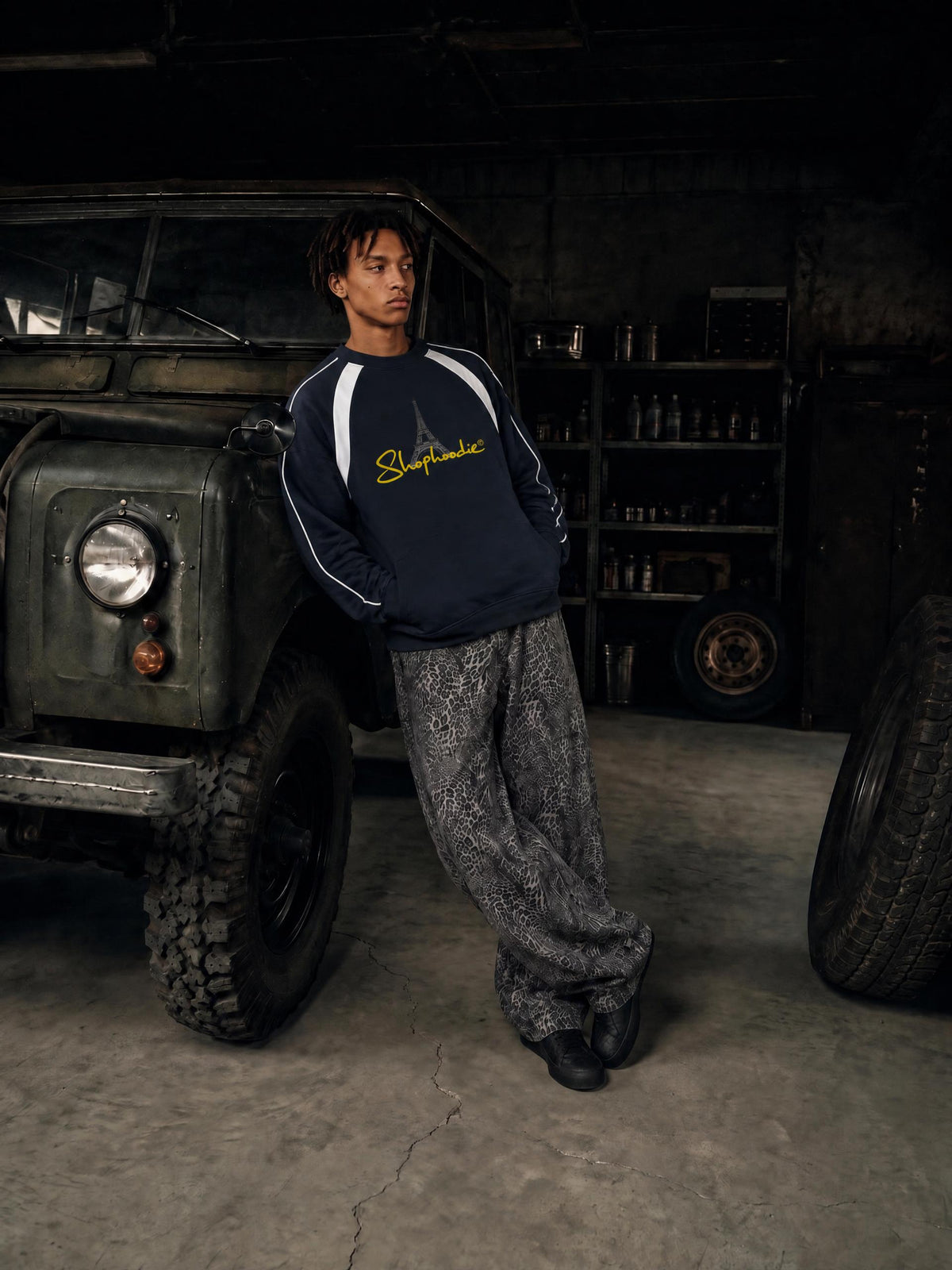 Sweatshirt