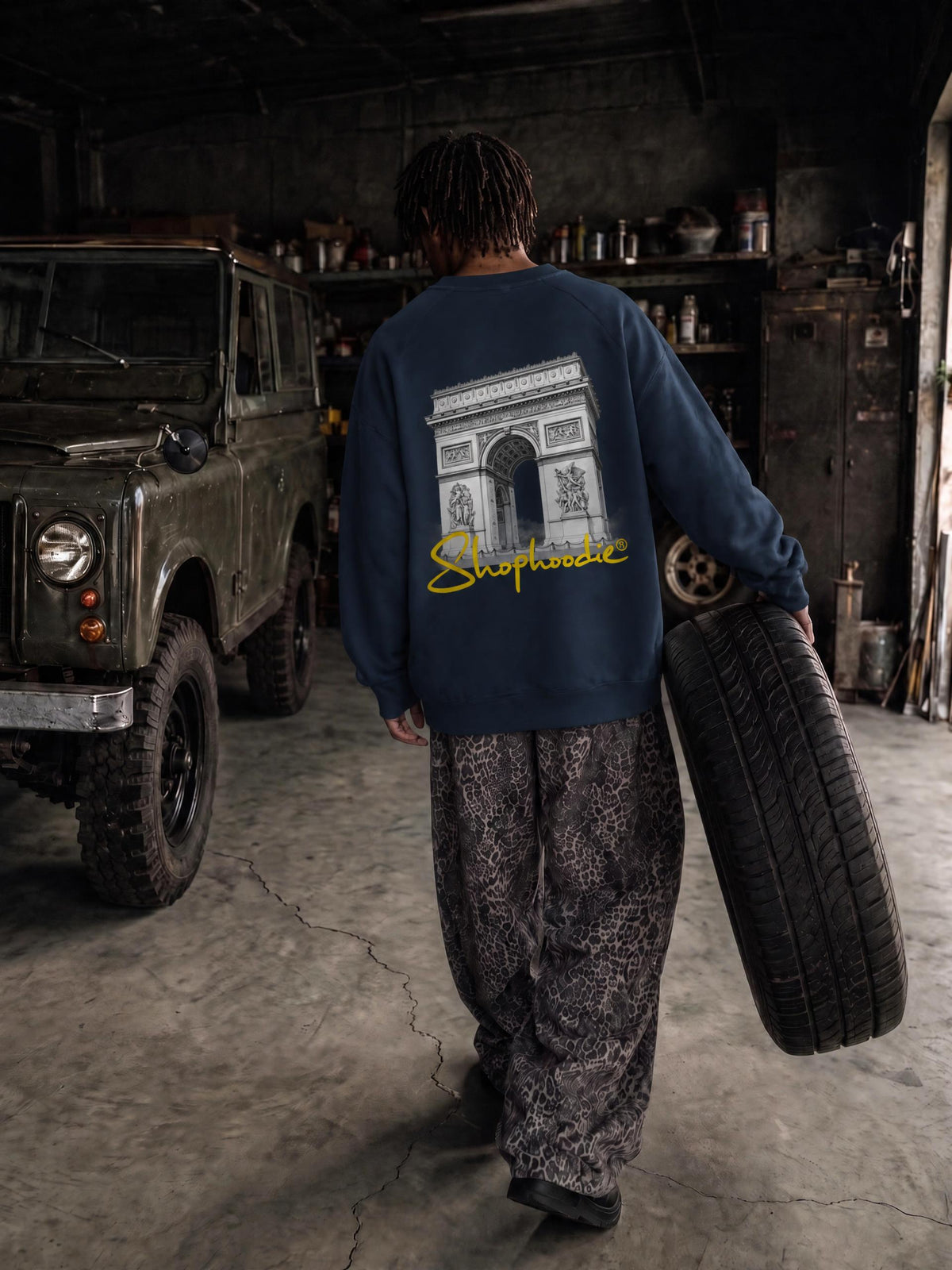 Sweatshirt