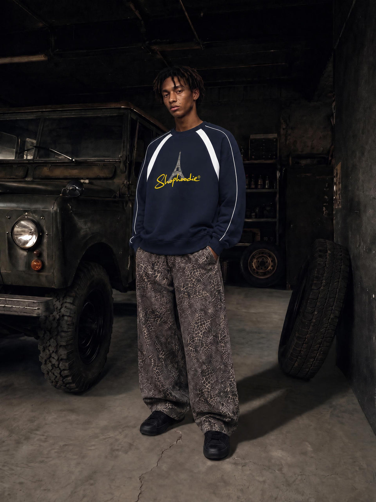 Sweatshirt